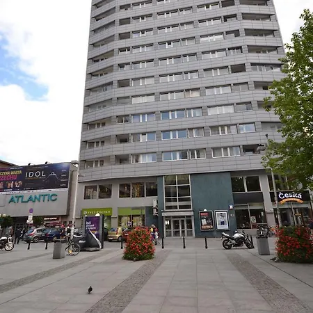 23 Floor View Apartman Varsó